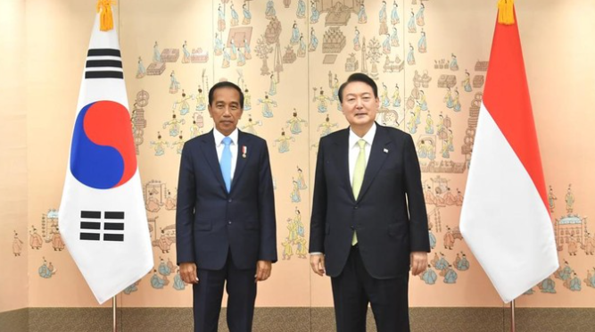 Jokowi Bertemu Presiden Korsel, Bahas Mobil Listrik, Smart City di IKN, dan Jet Tempur KF-21